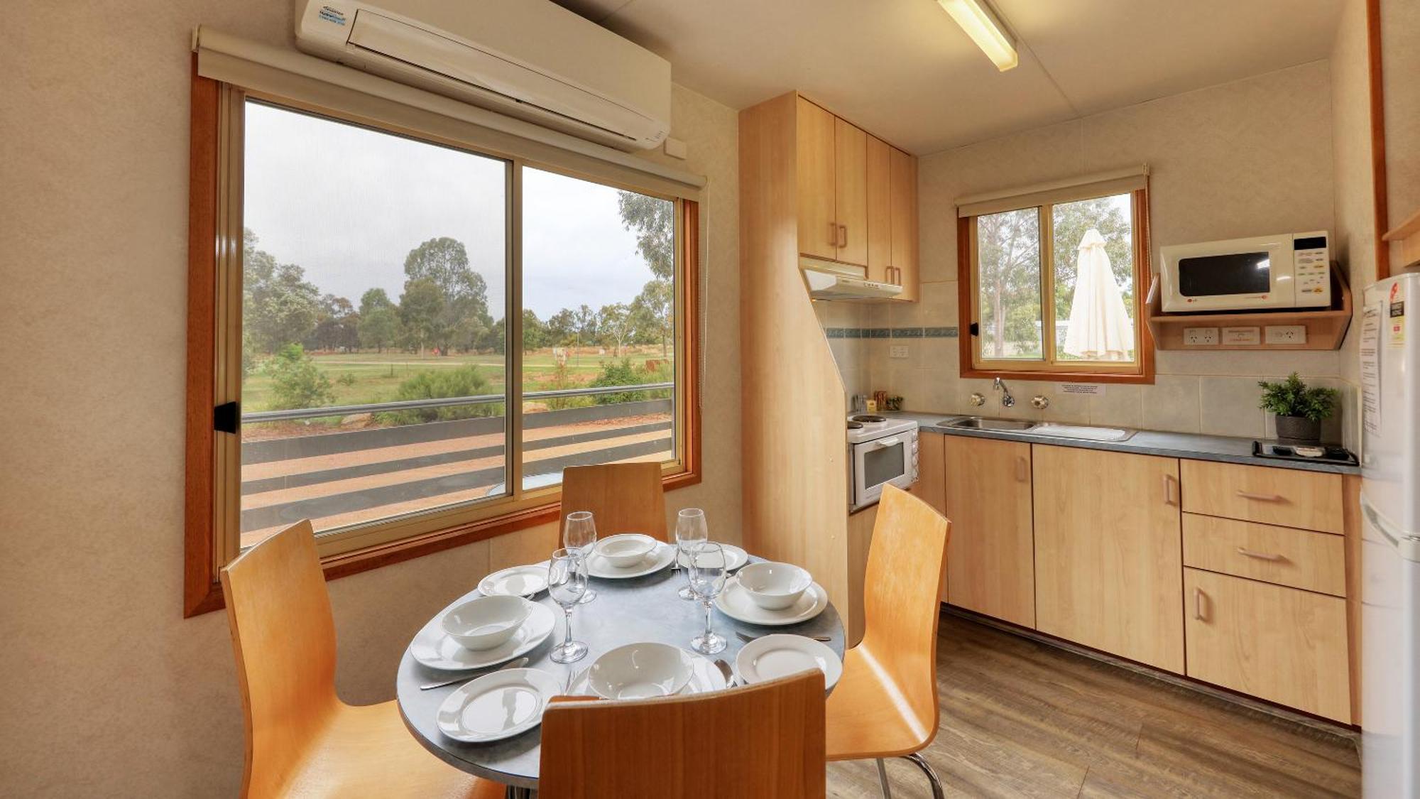 Yarrawonga Riverlands Tourist Park Szoba fotó
